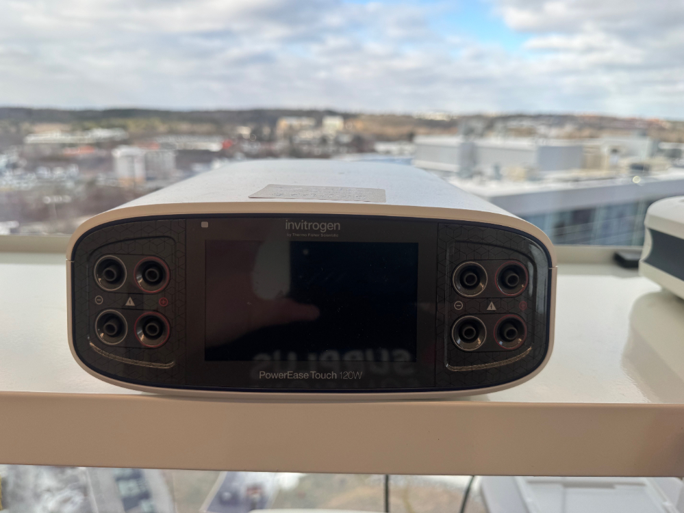 Image of Invitrogen PowerEase Touch 120W Electrophoresis Power Supply